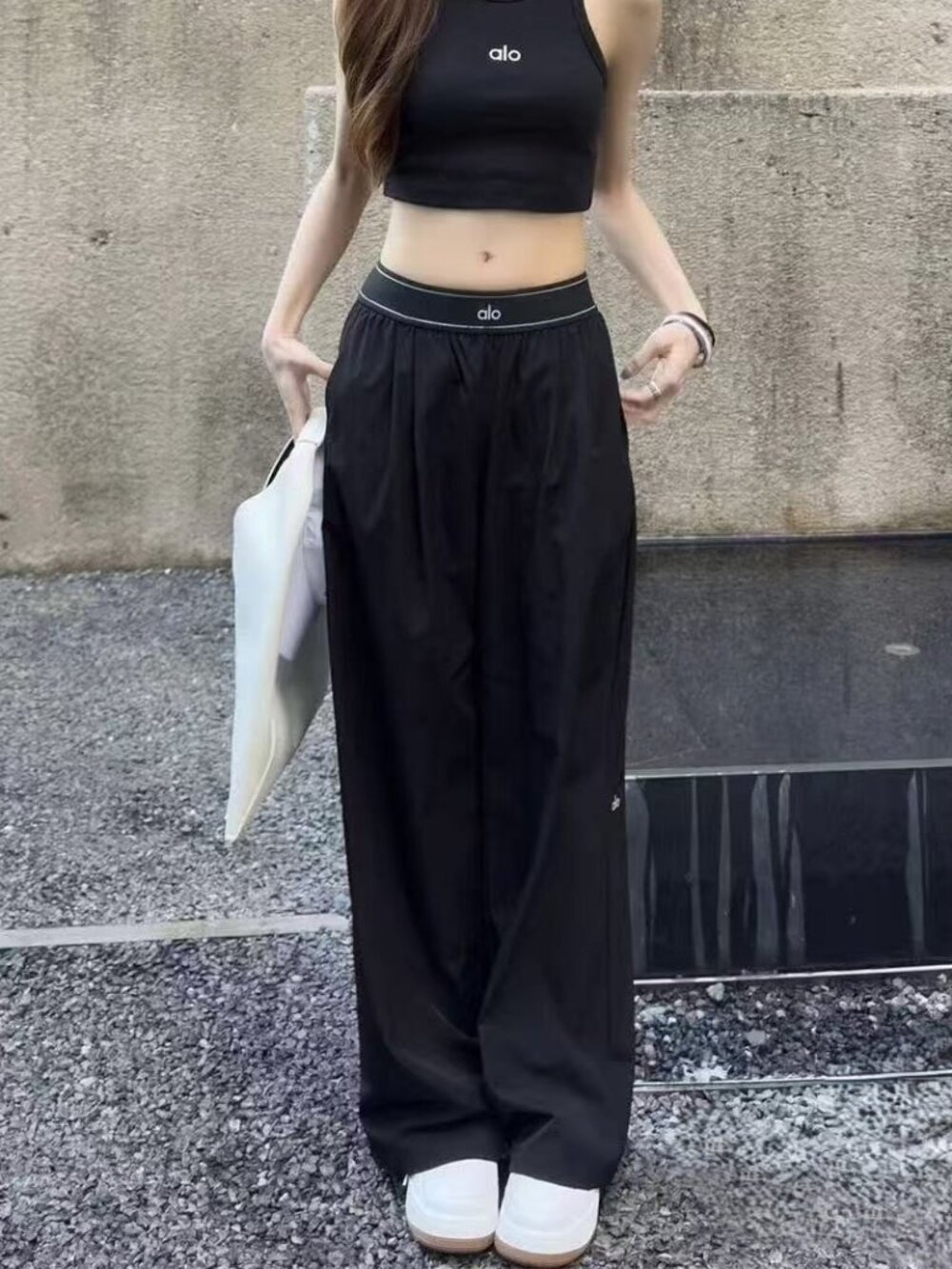 🍒Alo Yoga Black Loose-fitting Yoga Pants NWT Inner seam length 30 inches